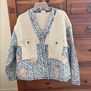 POL Women's Blue and Cream Quilted Jean Jacket NWOT